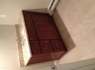 125 Amberly Dr UNIT J, Manalapan, NJ
