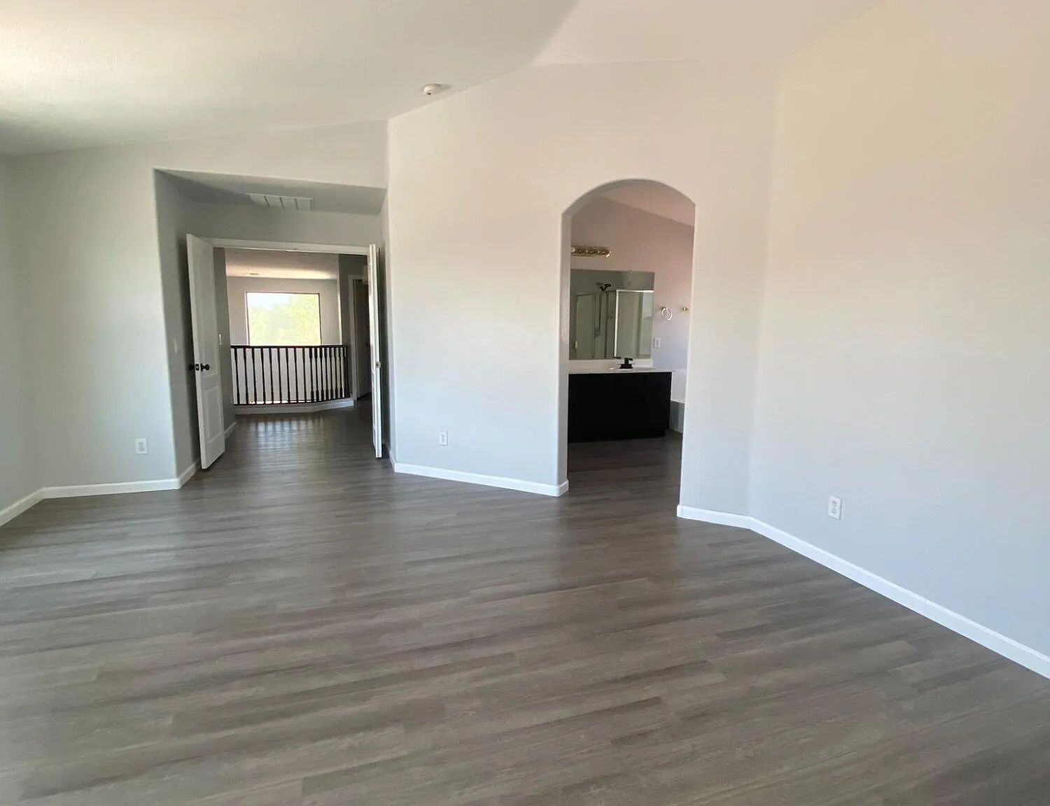 5 bed, 2.5 bath, 2974 sqft, $2,990 — Photo 2