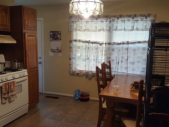 4th image of 6120 Regina Cir