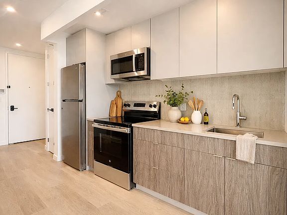 4th image of 172-08 Hillside Ave #7D