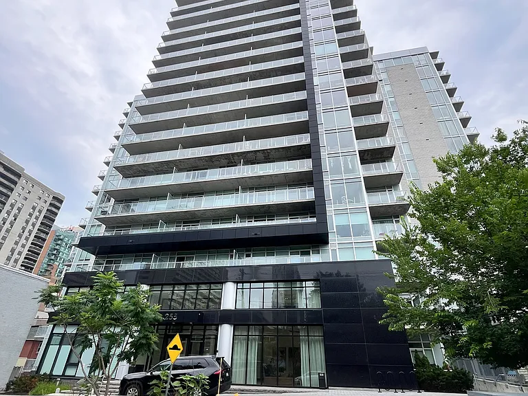 255 Bay St #212 — Photo 1