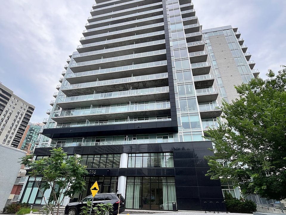 1st image of 255 Bay St #212