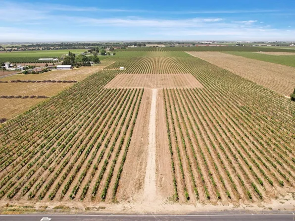 16701 N Devries Rd, Lodi, CA 95242