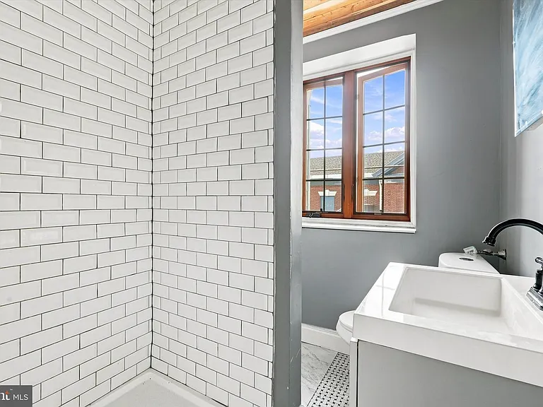 2526 E Clearfield St — Photo 12
