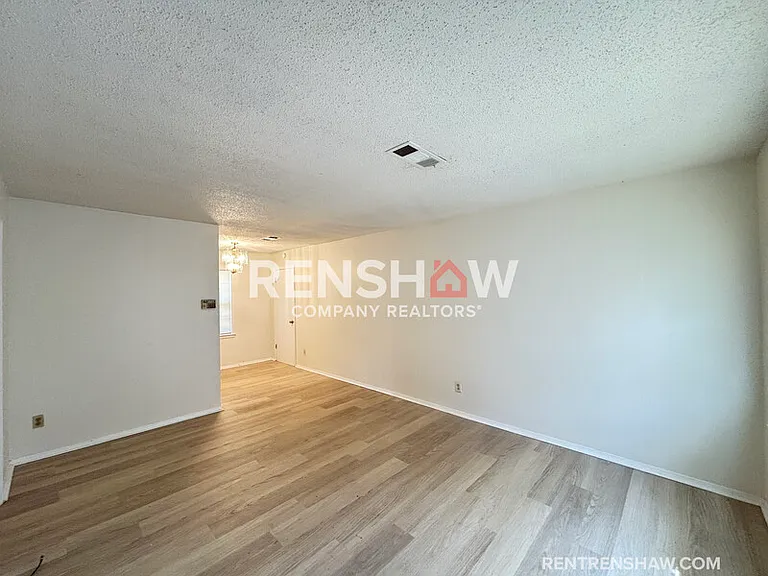 3576 Debby Dr — Photo 2