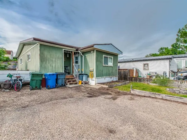 223 Fairchild St SW, Medicine Hat, AB T1A 7Z6