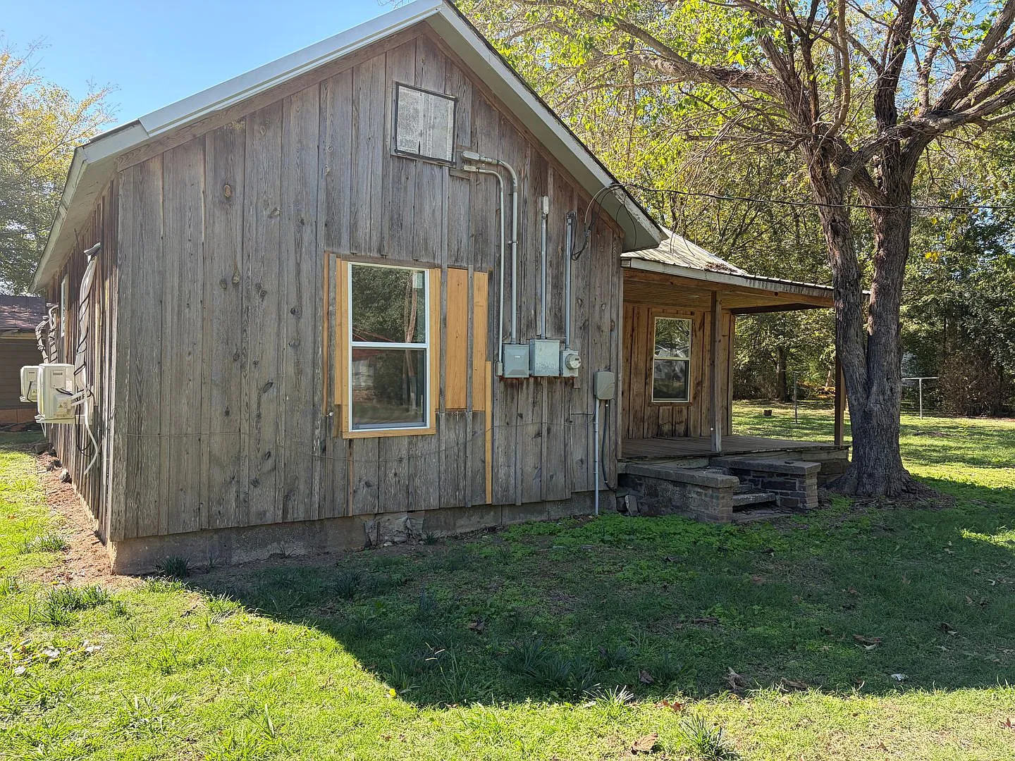 3 Bedroom and 1 Bedroom House — Photo 2