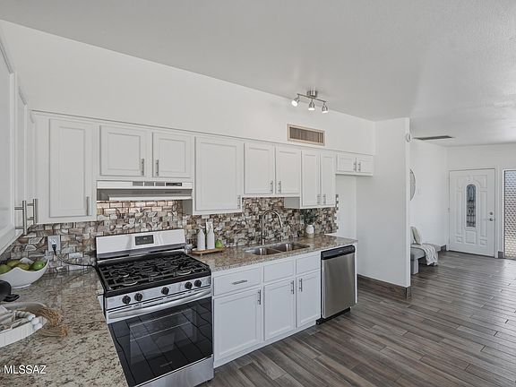 5th image of 2515 S Kevin Dr