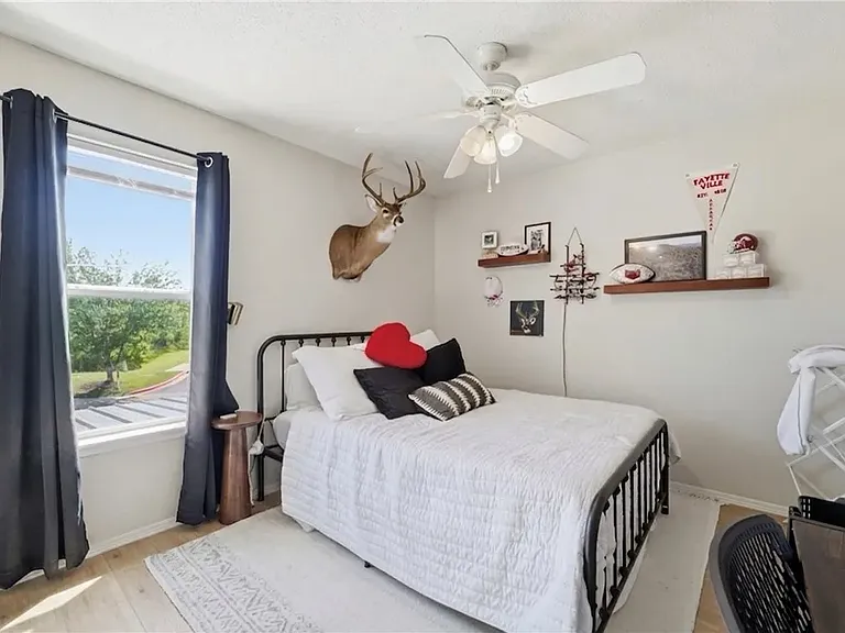 3034 W Mica St — Photo 8