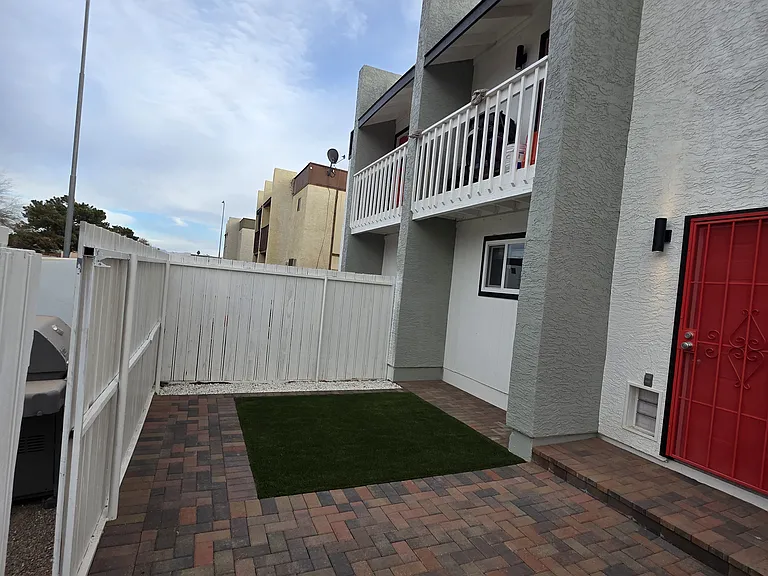 1749 E Pepper Cir #1 — Photo 34