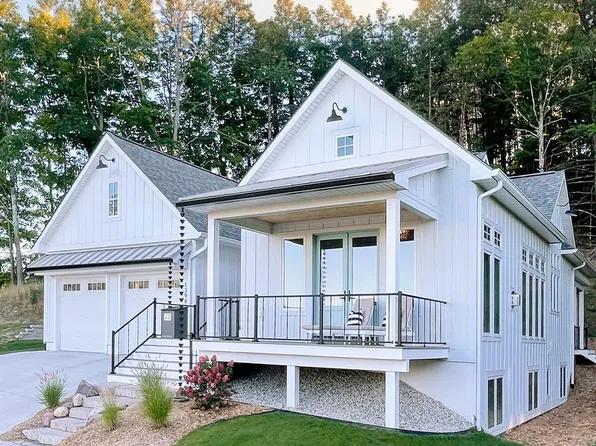 13981 S Winding Trl, Traverse City, MI 49684