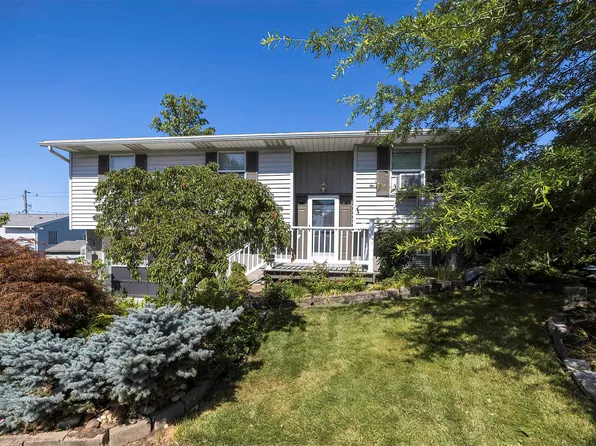 3527 Kristie Dr, Erie, PA 16506