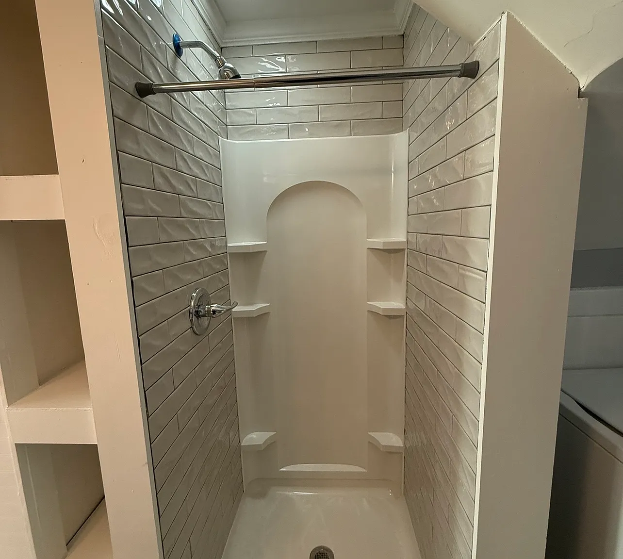 1 bed, 800 sqft, $1,050 — Photo 3