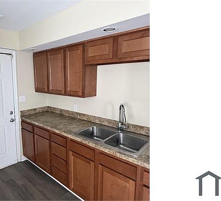 4th image of 2700 Greenwood Ave
