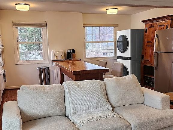 2nd image of 701 N Cleveland St #1