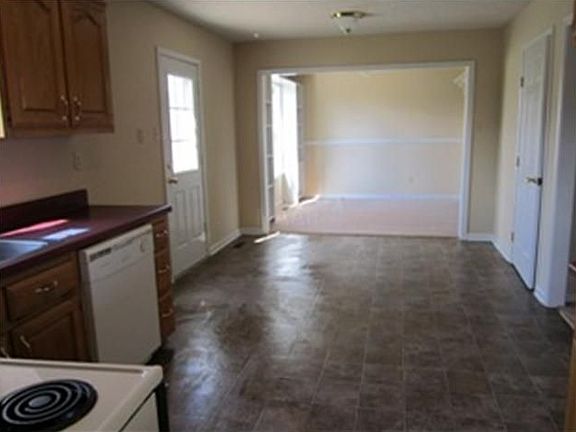 5th image of 11 McClerkin Ln