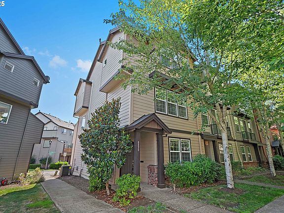 2nd image of 3478 SE Northwood Way