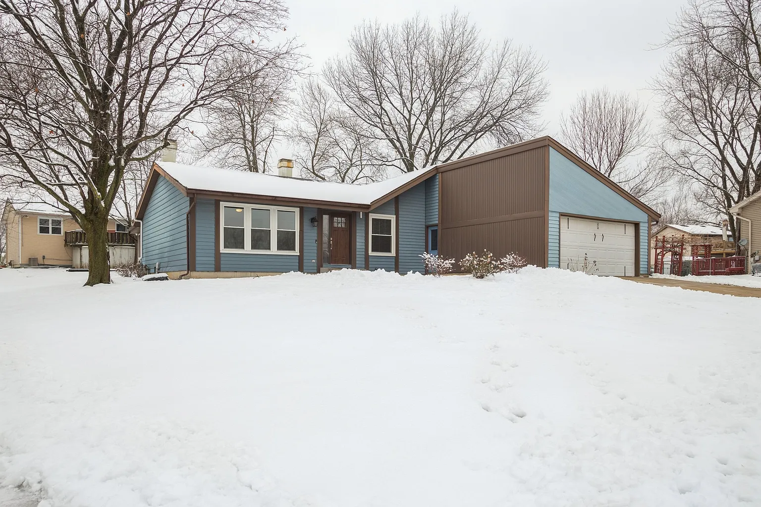 274 Sterling Ln photo 1