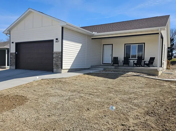 3607 Mach 1 Dr, Norfolk, NE 68701