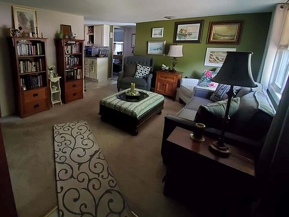 3rd image of 318 Dodge Ave
