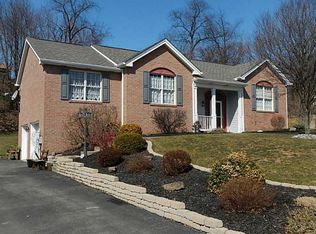 268 Apple Hill Dr, Delmont, PA