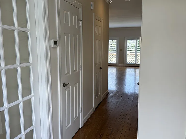 354 Ardsley Pl — Photo 2
