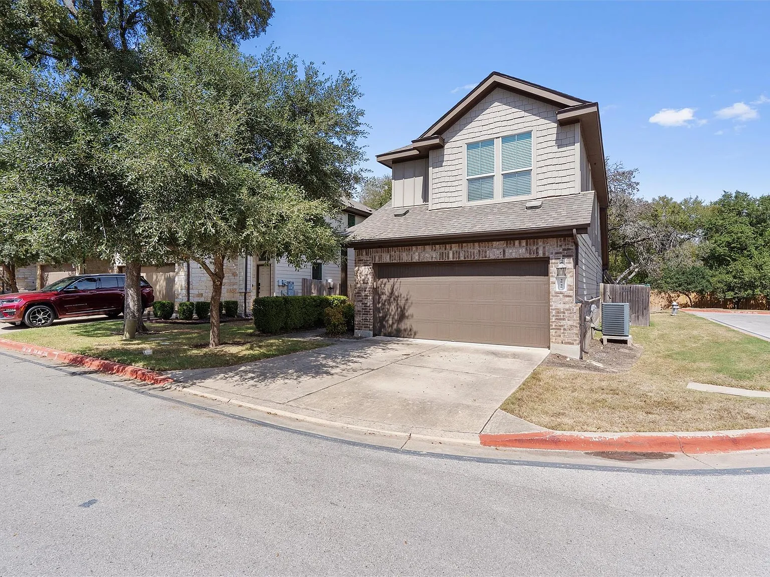3 bed, 2.5 bath, 1759 sqft, $2,800 — Photo 3