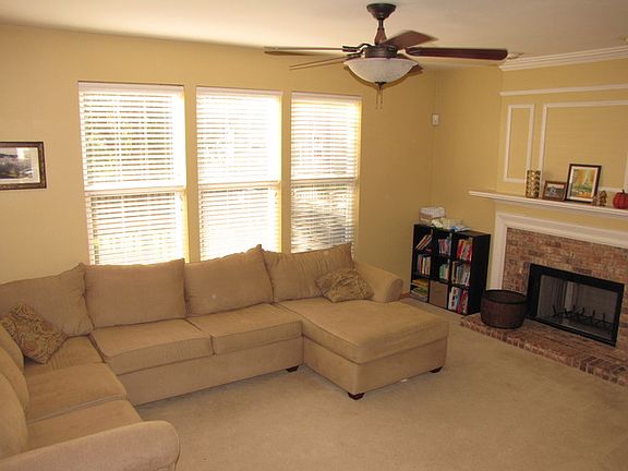 4th image of 25109 Rockwell Ln