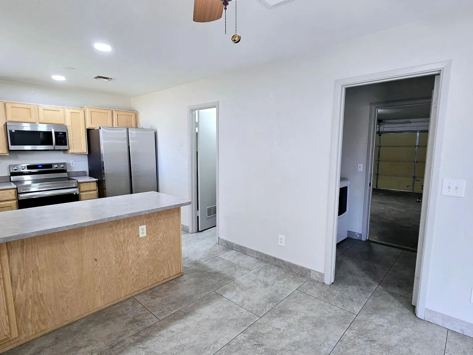 4 bed, 1636 sqft, $2,200 — Photo 3