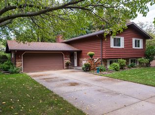 4205 Manor View Dr NW, Rochester, MN 55901
