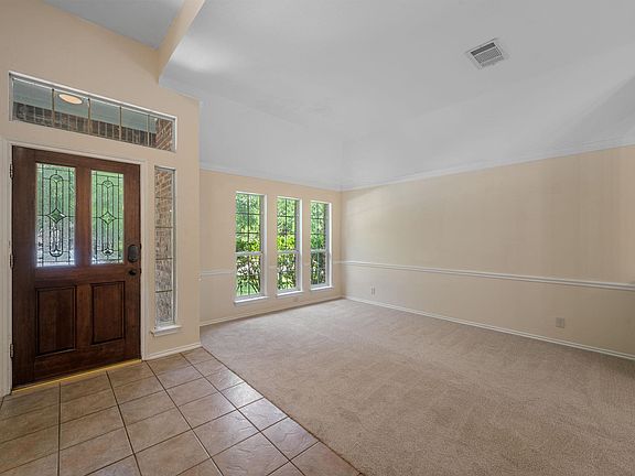 3rd image of 1600 Colton Way