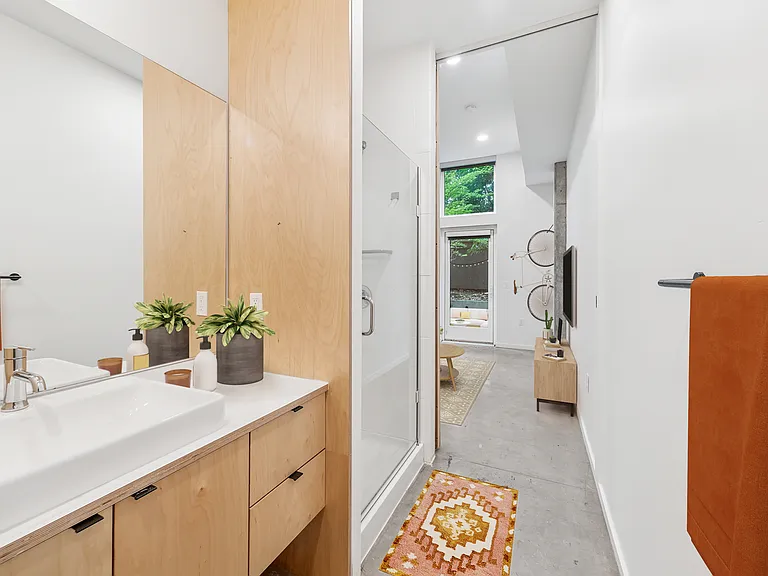 Artisan Apartments — Photo 6
