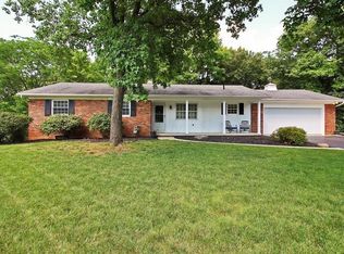 2152 Berry Hill Dr, Grove City, OH 43123