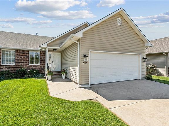 2nd image of 623 W Autumn Ridge Ct