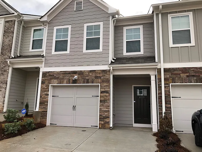 6402 Shalks Crossing Dr — Photo 7