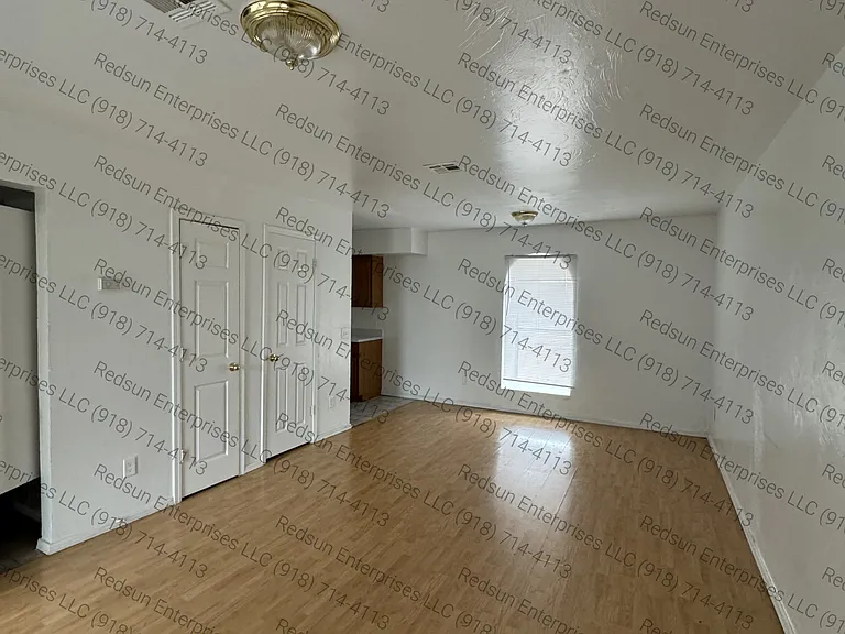 Highlander Apartments — Photo 5
