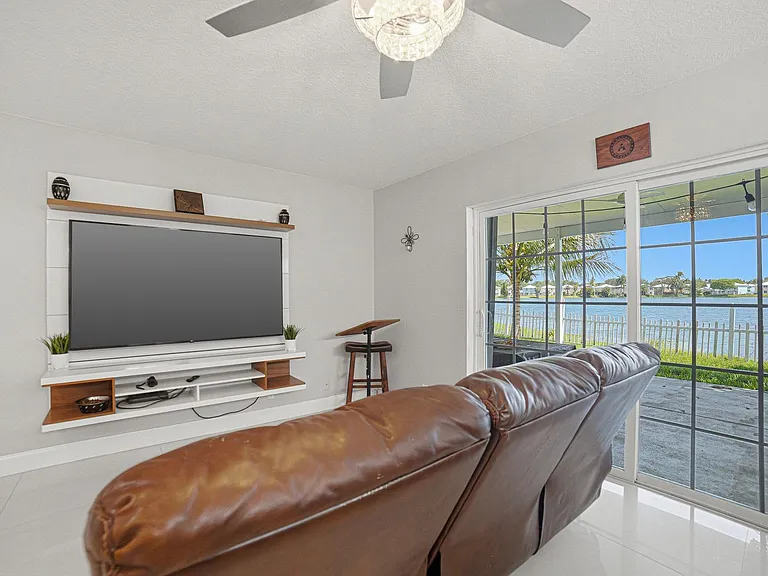 6466 Buena Vista Dr #6466 — Photo 26