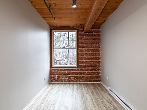 5th image of 1013F Whiting St #3F