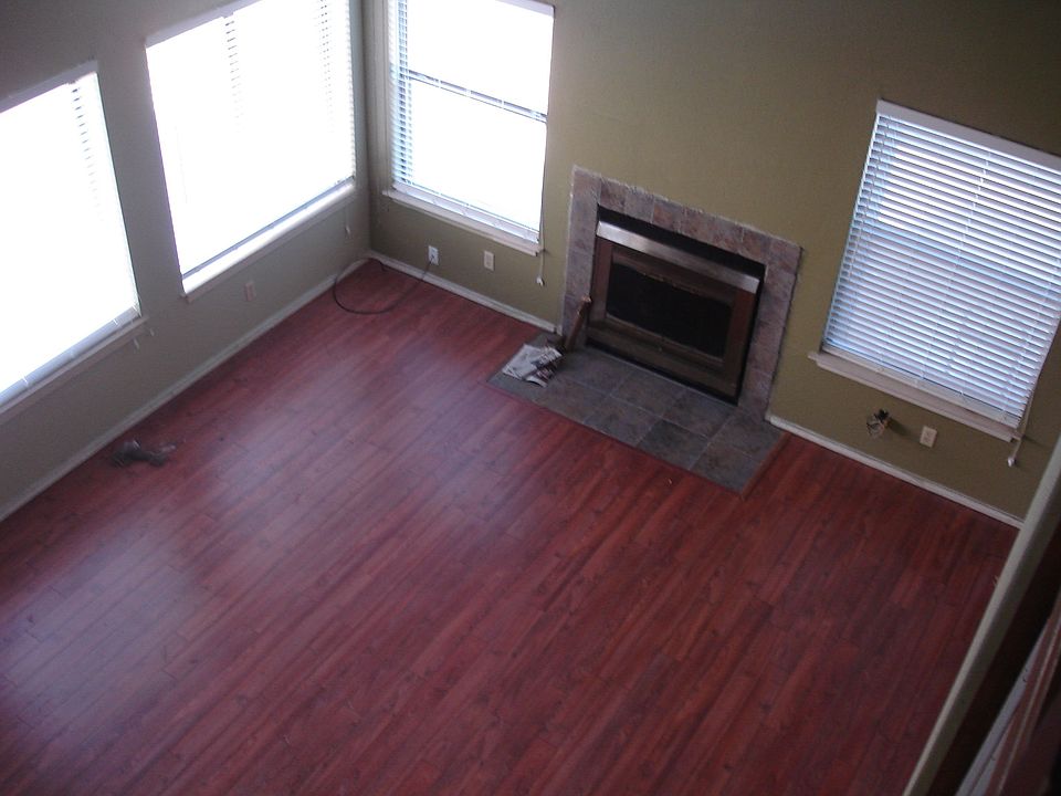 2nd image of 2023 Feather Ln