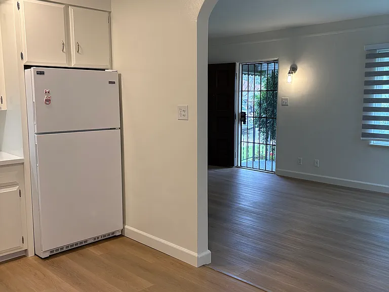 2037 N Brighton St — Photo 5