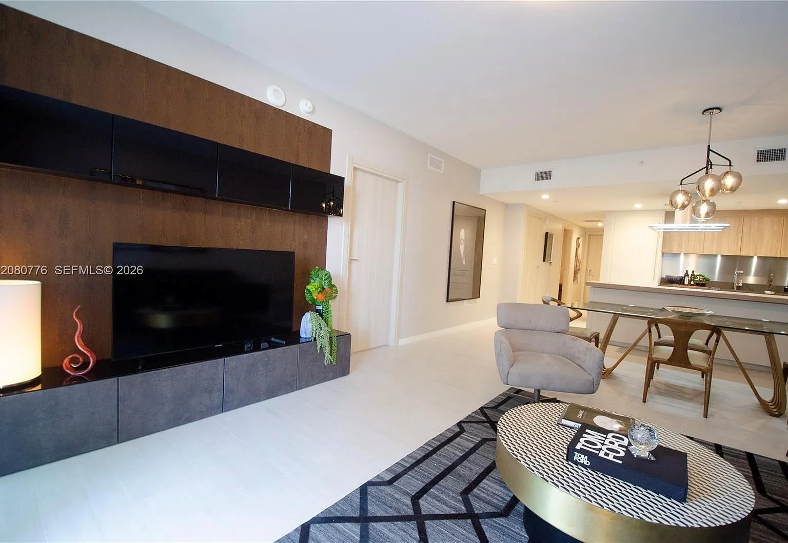 Brickell Flatiron Condo — Photo 1