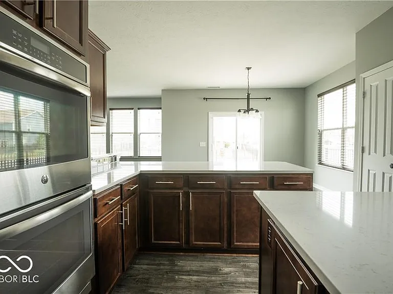 15665 Eastpark Dr — Photo 22