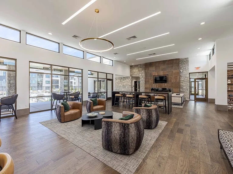 Ovation Apartments — Photo 11