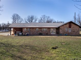 2064 Highway 77 S, Davis, OK 73030