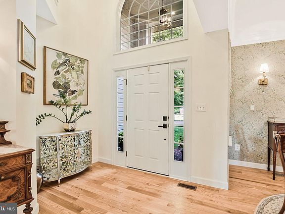 3rd image of 6221 Settlers Trail Pl