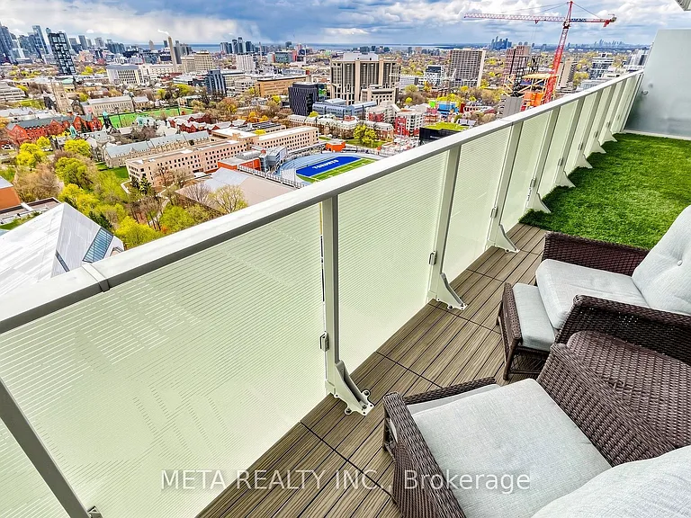 200 Bloor St W #2502 — Photo 41