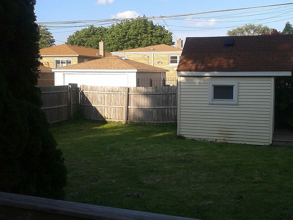 1st image of 9137 S Crandon Ave