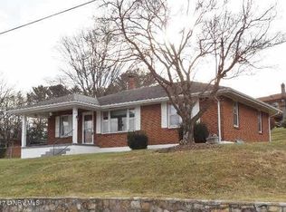 301 Mountain Dr, Pearisburg, VA 24134