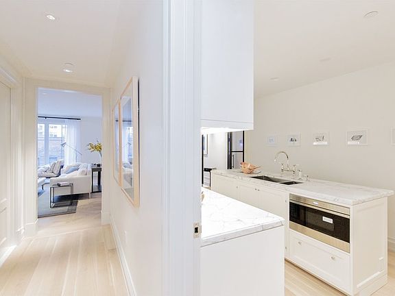 5th image of 222 E 81st St