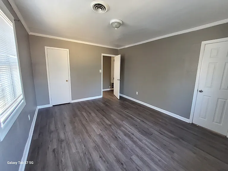 125 Morris St — Photo 2